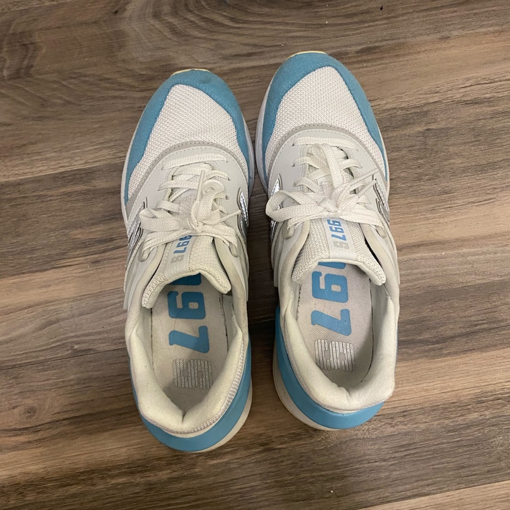 New balance sneakers like new - Picture 3 of 4